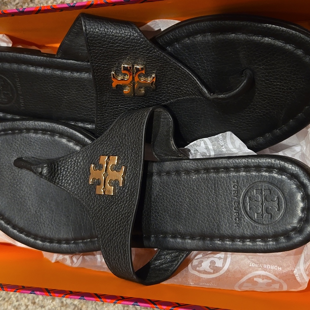 Tory Burch Black Thong Sandals with Gold Emblem - Picture 3 of 4